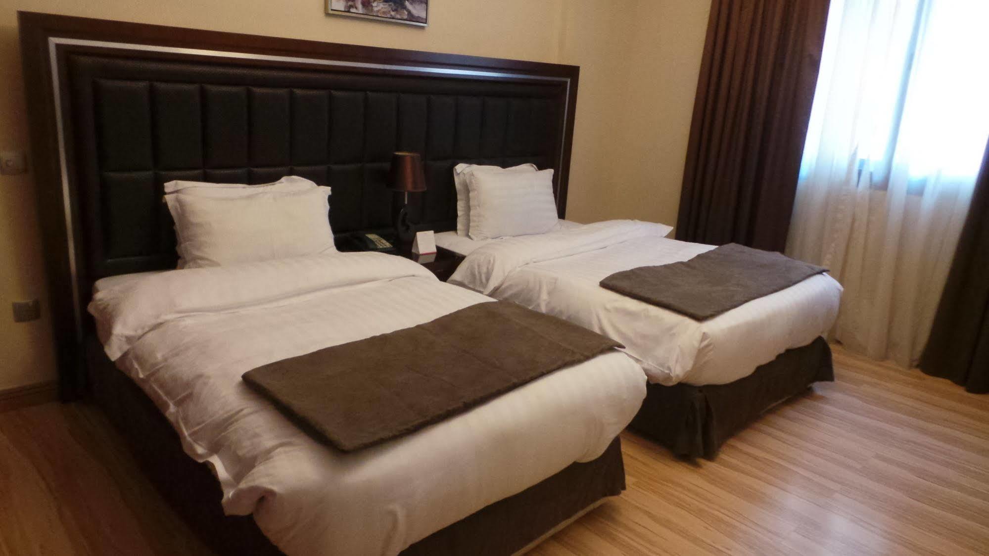 Xclusive Maples Hotel Apartment Dubai Dış mekan fotoğraf